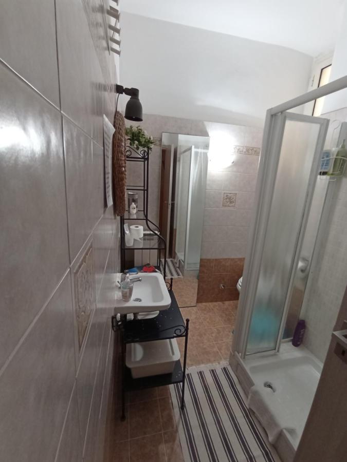 Merulana: A Due Passi Dal Colosseo Apartment Rom